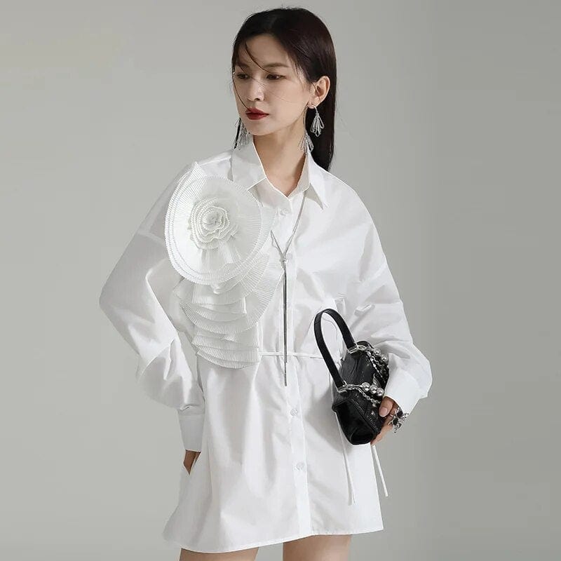Kinky Cloth White / S Blue Pleated Flower Oversized Blouse