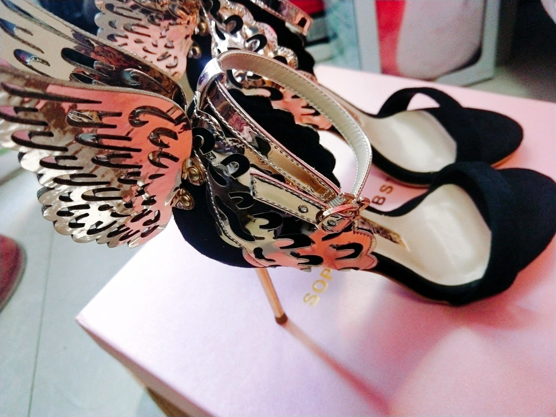 Kinky Cloth pic 16 / 4 Butterfly Wings High Heels Sandals