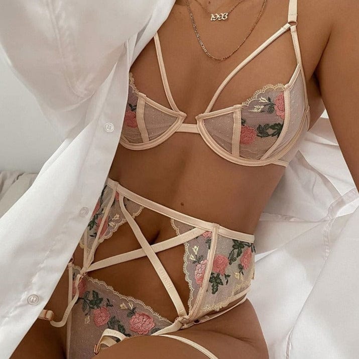 Kinky Cloth Lace Floral Embroidery Lingerie Set