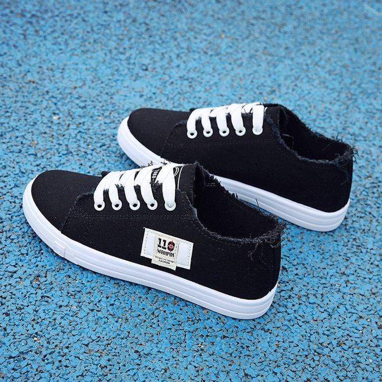 Kinky Cloth Black / 35 Lace-up Canvas Sneakers