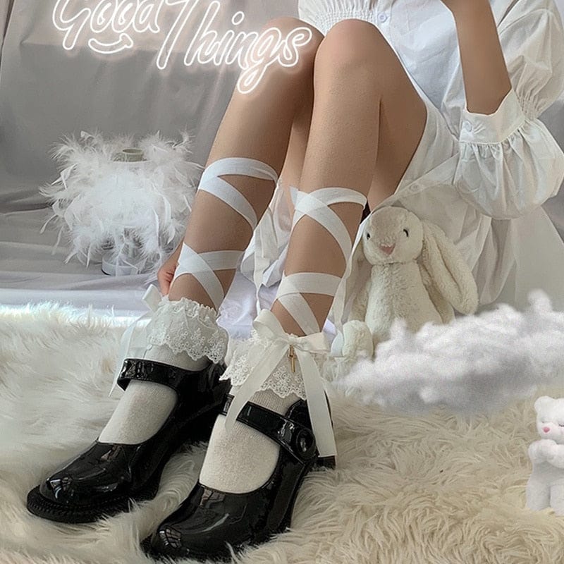 Kinky Cloth White / One Size Lace Up Ruffles Ribbon Socks