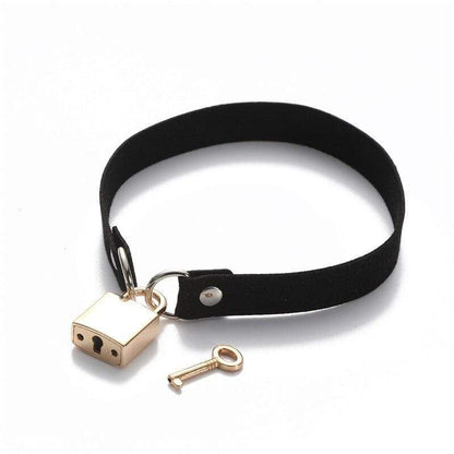 Kinky Cloth 200000162 Black - Gold lock Metallic Padlock Collar Choker